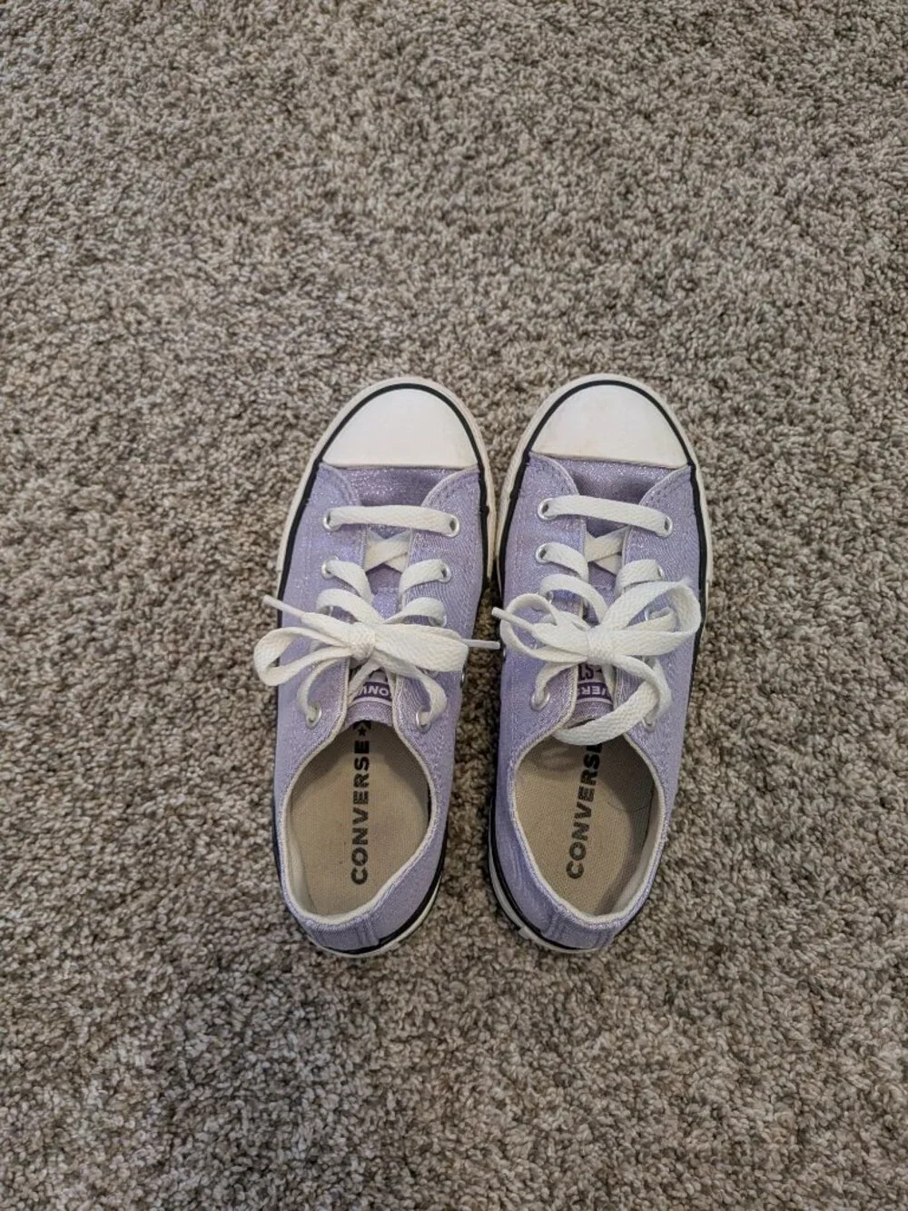 ⭐ Girl's Purple Shimmer Converse size 1 Youth